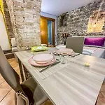 Centro Storico La Casa Di Pietra